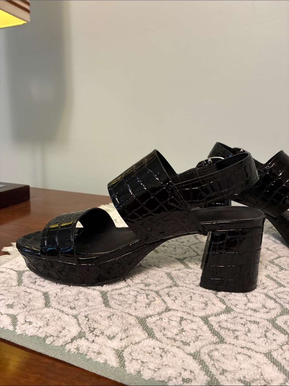 AEROSOLES Black Croc-Embossed Platform Sandals with Chunky Heel - Picture 4 of 5
